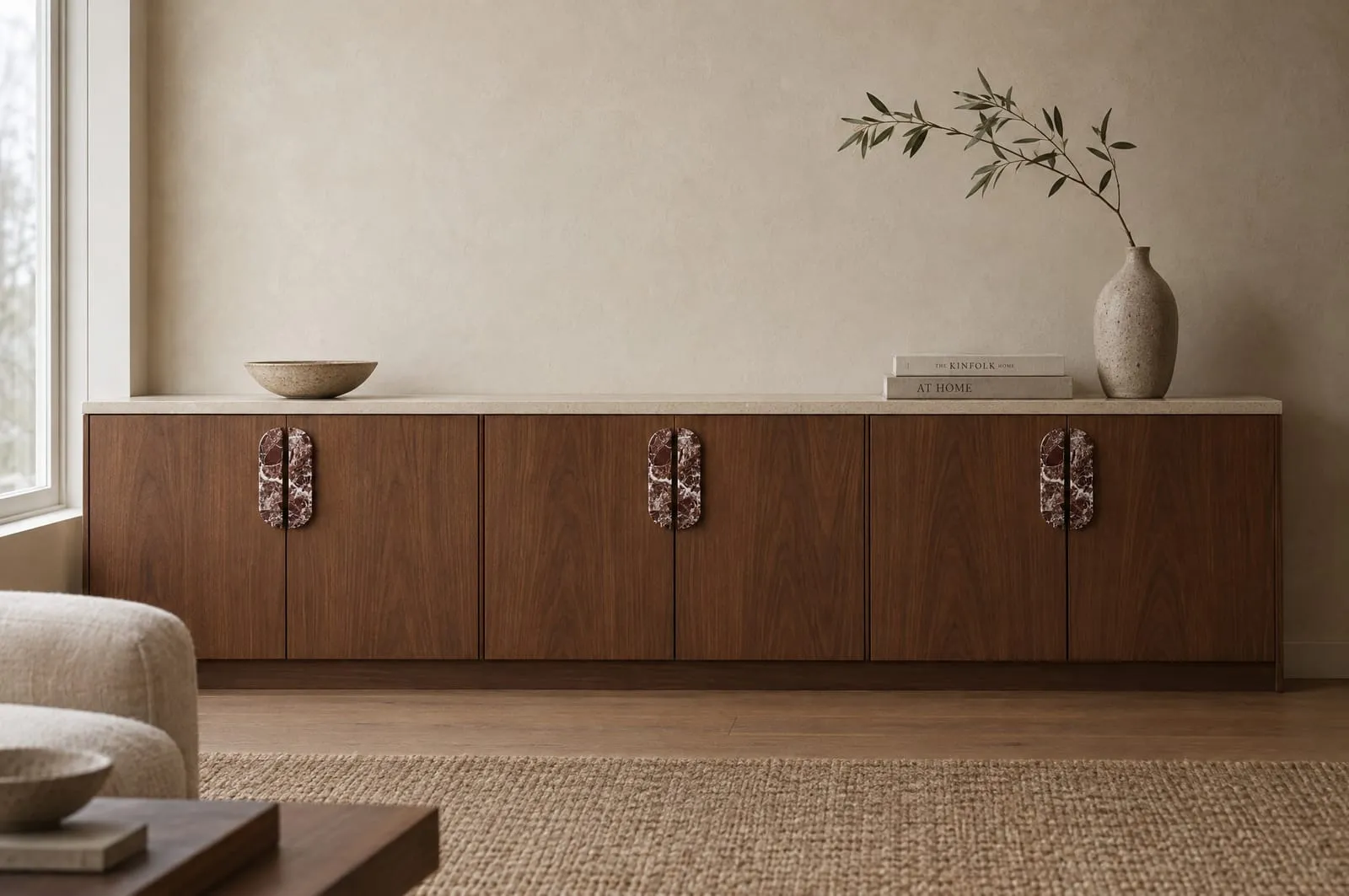 Oval Pull in Rosso Levanto, honed, 160 mm, installed